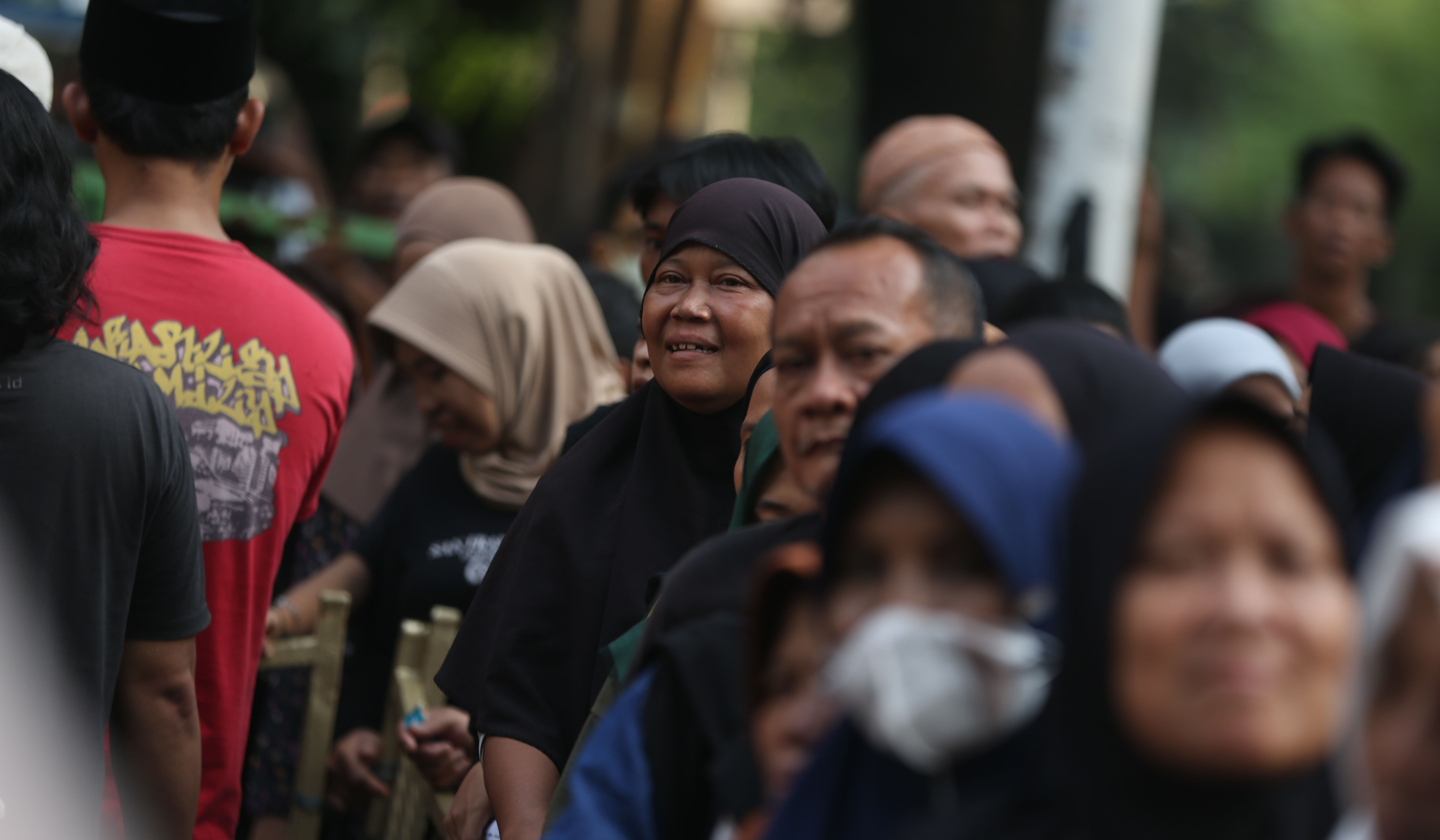 Pembagian daging kurban DPP LDII. (Agus Priatna/SinPo.id)
