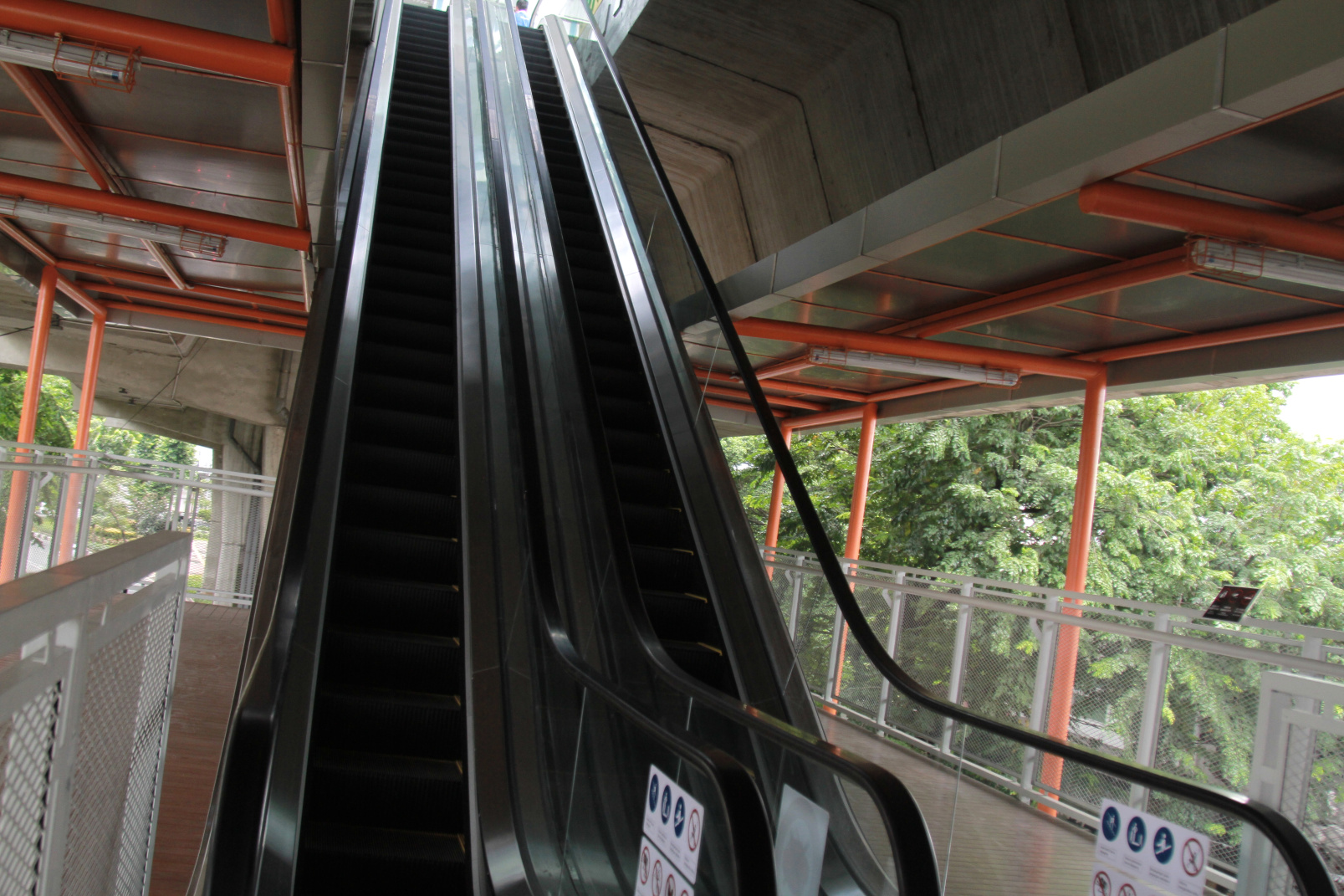 Pembangunan Skywalk Kebayoran Lama telah selesai dan segera diresmikan pekan depan (Ashar/SinPo.id)