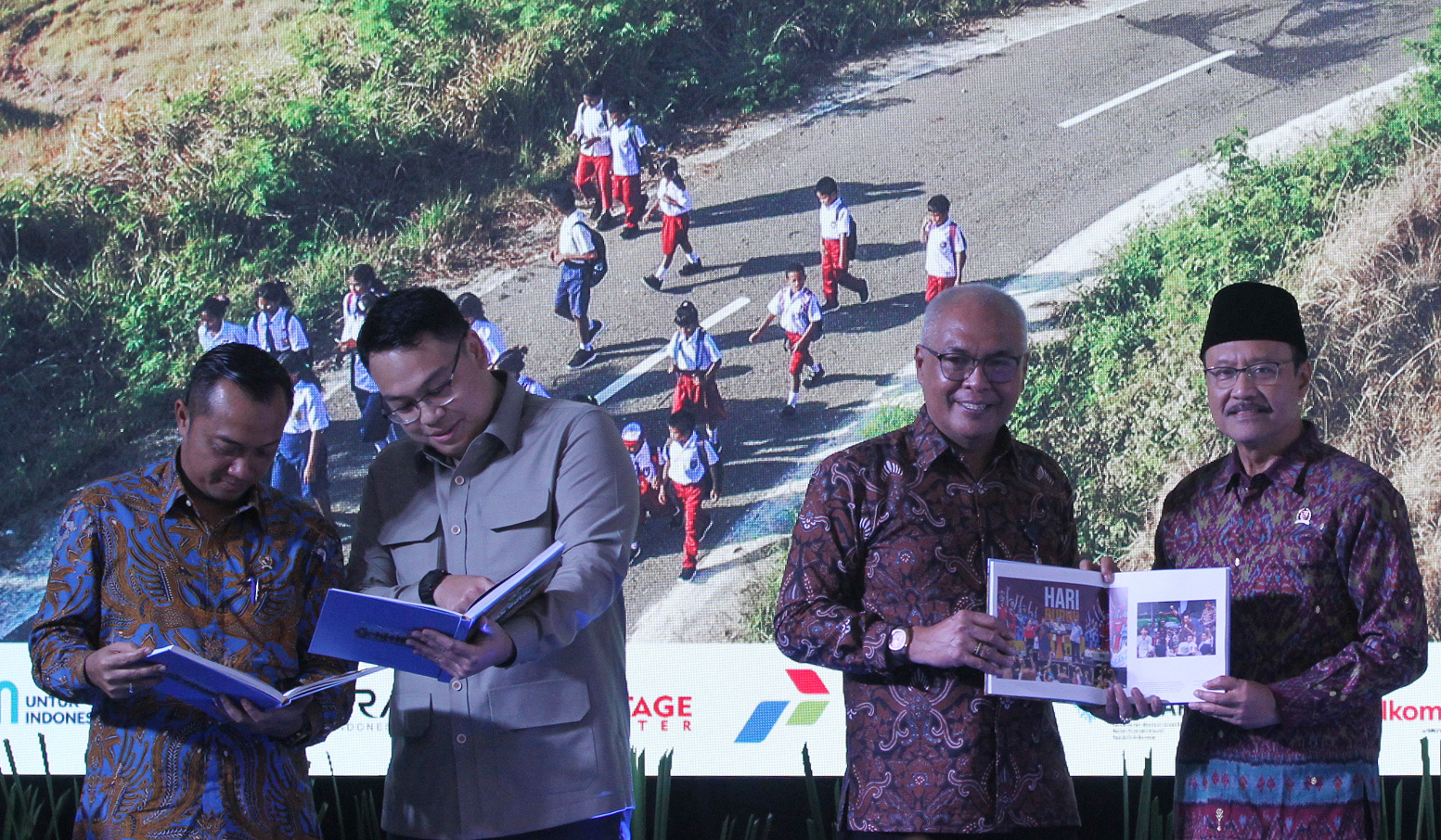 Pembukaan pameran Haluan Merah Putih. (Agus Priatna/SinPo.id)