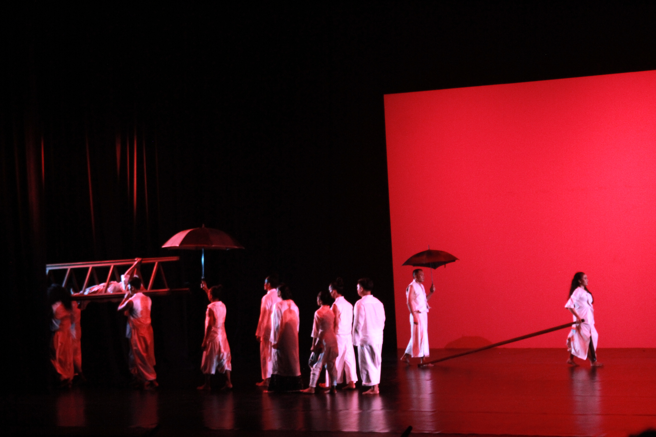 Pementasan Teater Under The Vulcano (Ashar/SinPo.id)