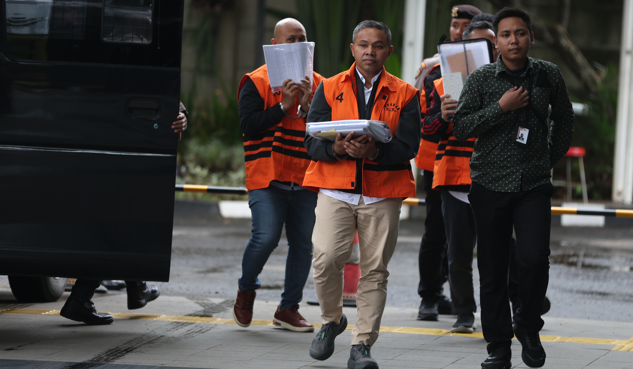 KPK periksa Gubernur Riau nonaktif, Abdul Wahid. (Agus Priatna/SinPo.id)