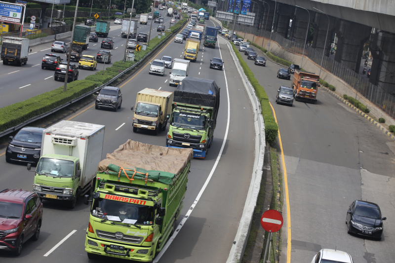 Pemerintah akan menindak tegas truck yang bermuatan lebih yamg sering mengalami kecelakaan (Ashar/SinPo.id)