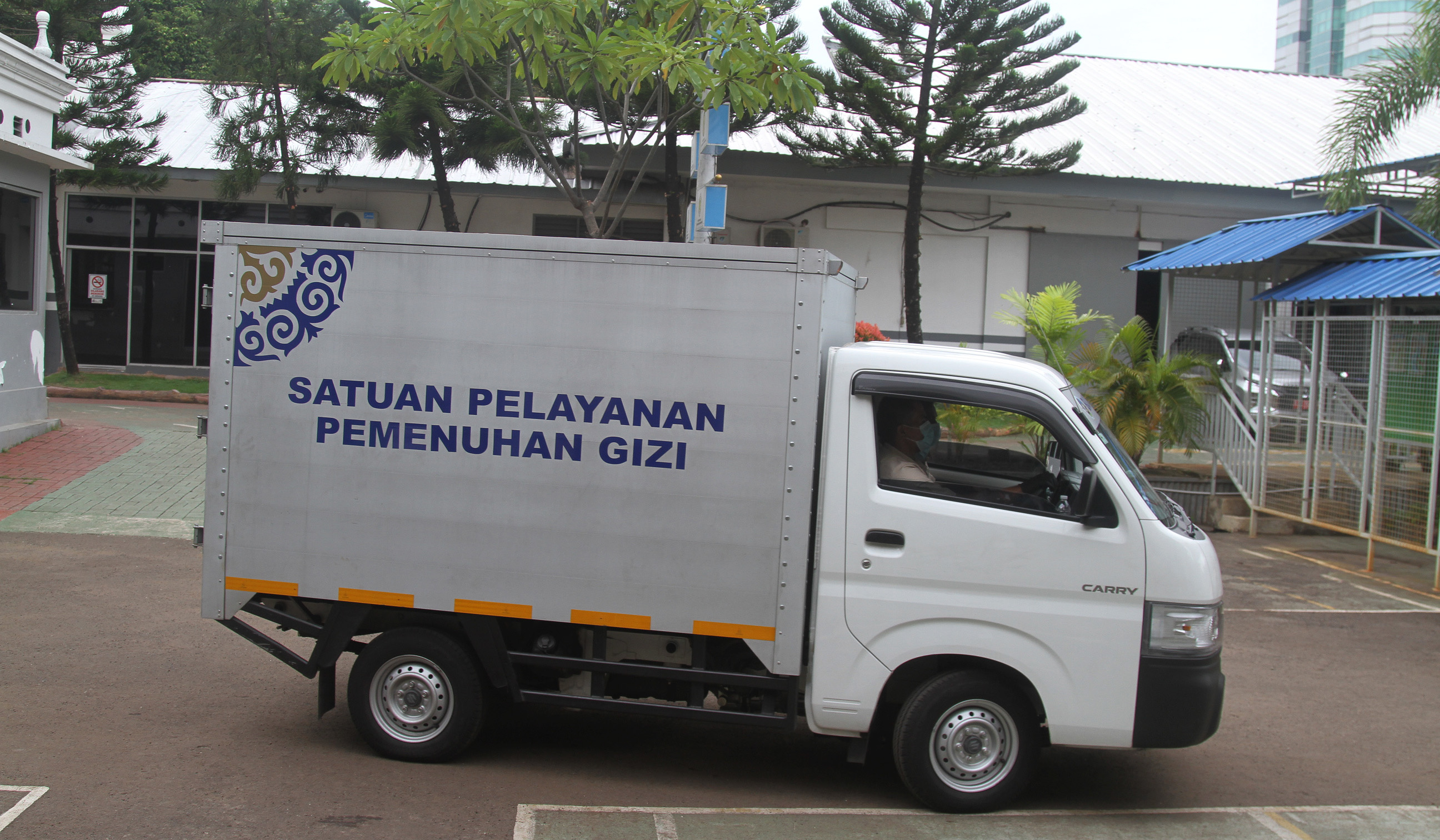 Penyaluran MBG di SMKN 1 Jakarta. (Agus Priatna/SinPo.id)