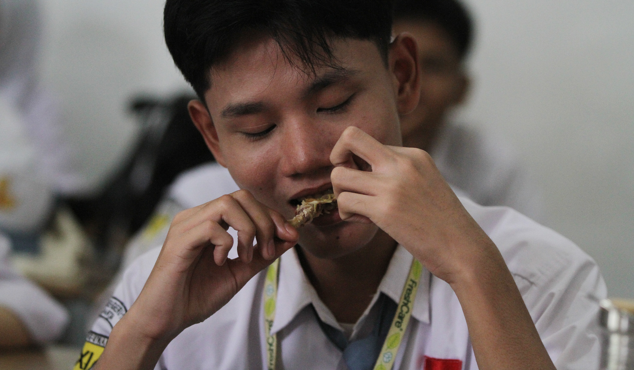 Penyaluran MBG di SMKN 1 Jakarta. (Agus Priatna/SinPo.id)