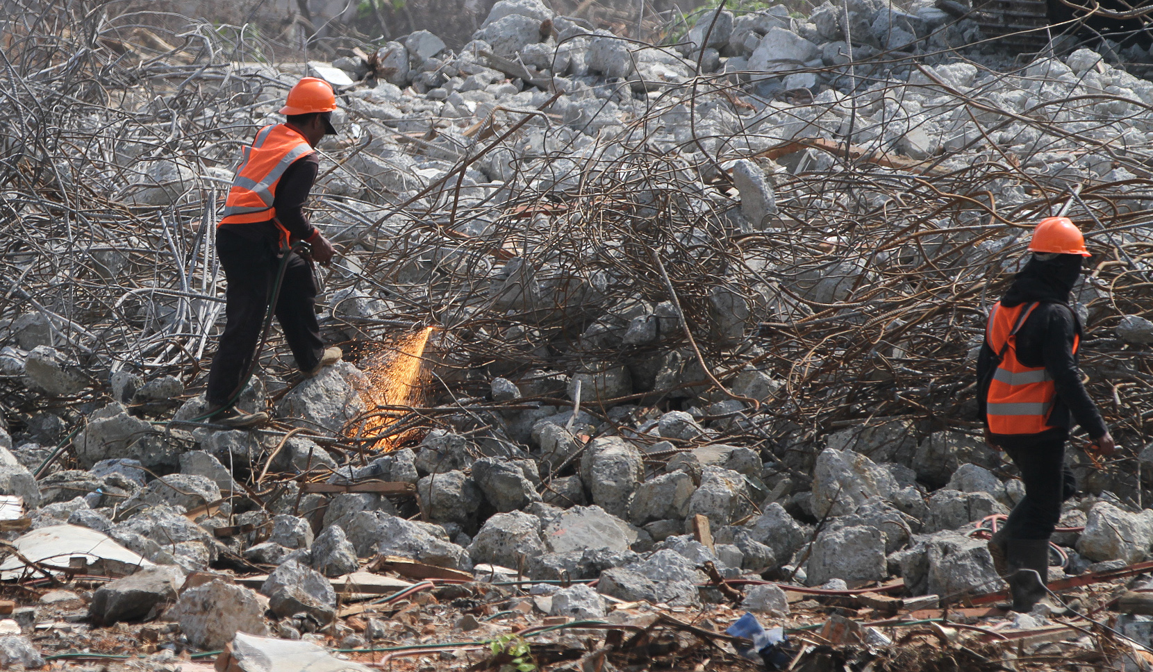 Pembongkaran lahan Sumber Waras. (Agus Priatna/SinPo.id)