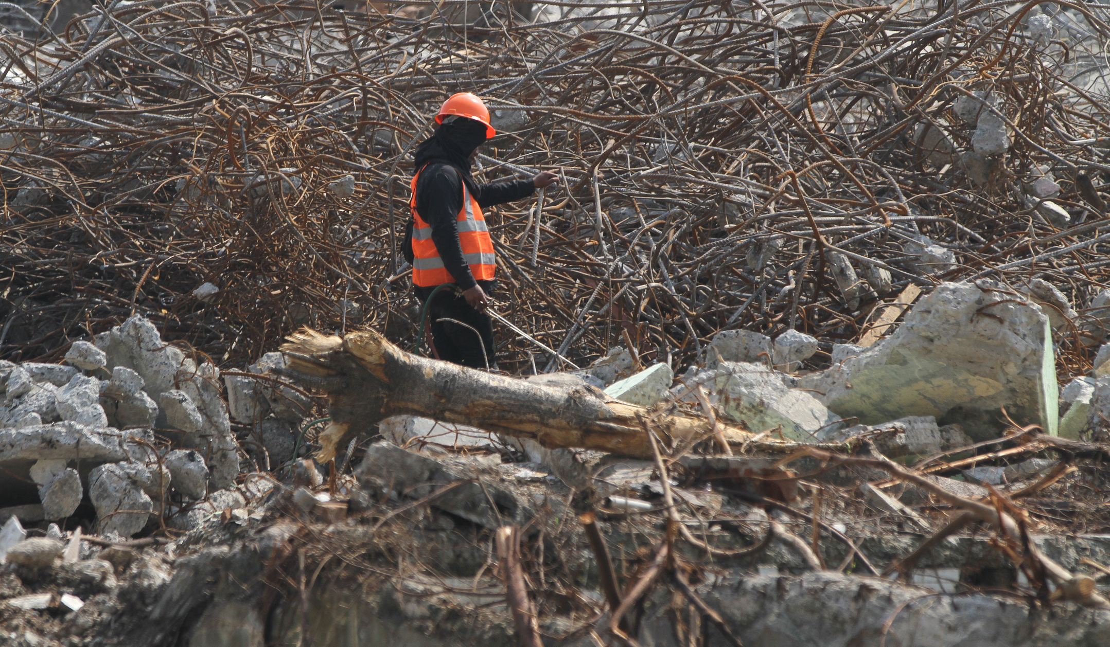 Pembongkaran lahan Sumber Waras. (Agus Priatna/SinPo.id)