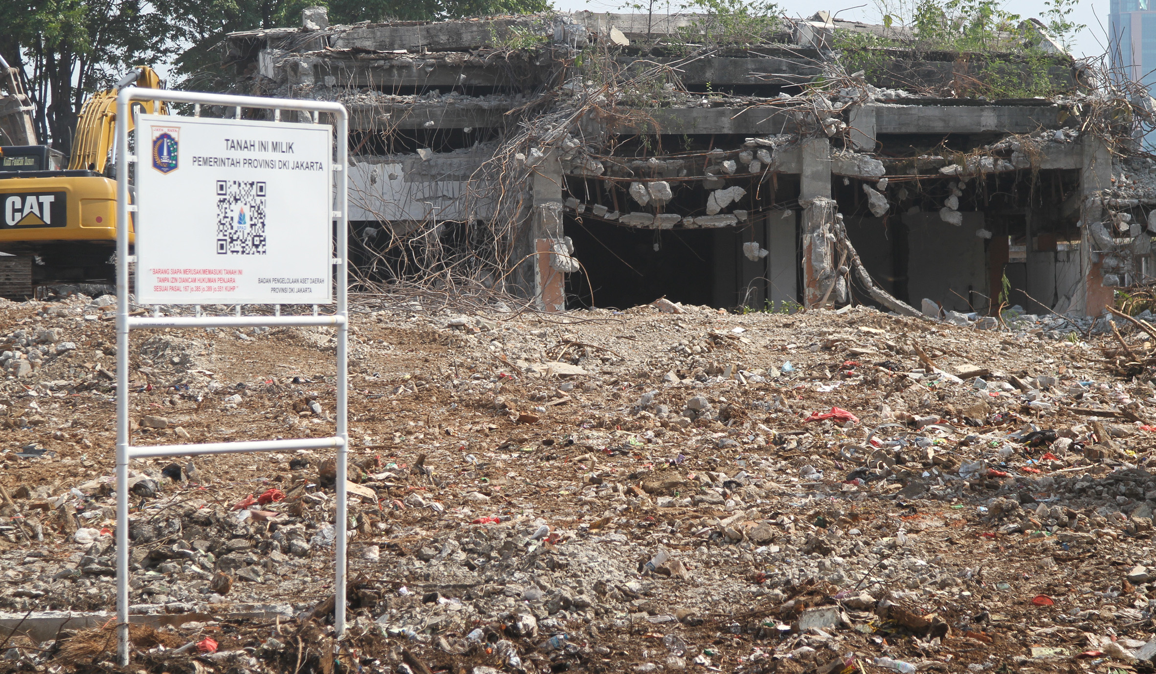 Pembongkaran lahan Sumber Waras. (Agus Priatna/SinPo.id)