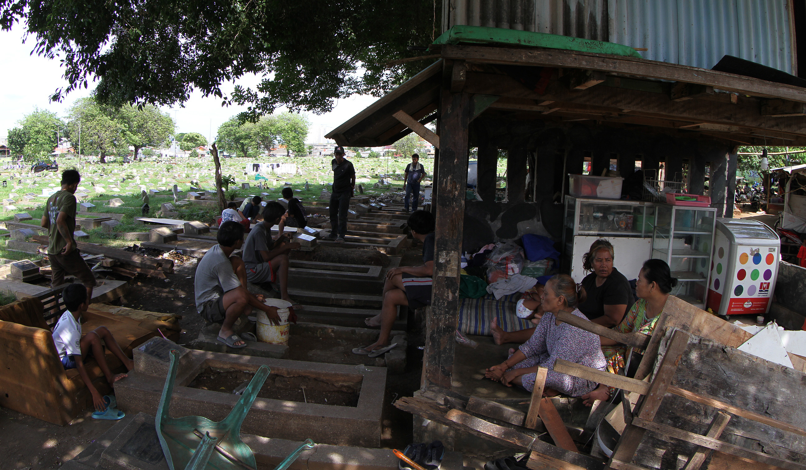 Suasana TPU Kober Jatinegara. (Agus Priatna/SinPo.id)