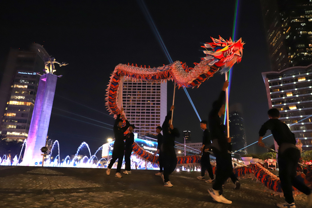 Pemprov DKI Gelar Jakarta Light Festival dalam sambut perayaan Tahun Baru Imlek 2577 Kuda Api (Ashar/SinPo.id)