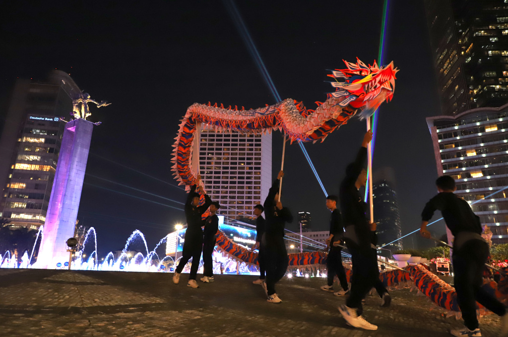 Pemprov DKI Gelar Jakarta Light Festival dalam sambut perayaan Tahun Baru Imlek 2577 Kuda Api (Ashar/SinPo.id)