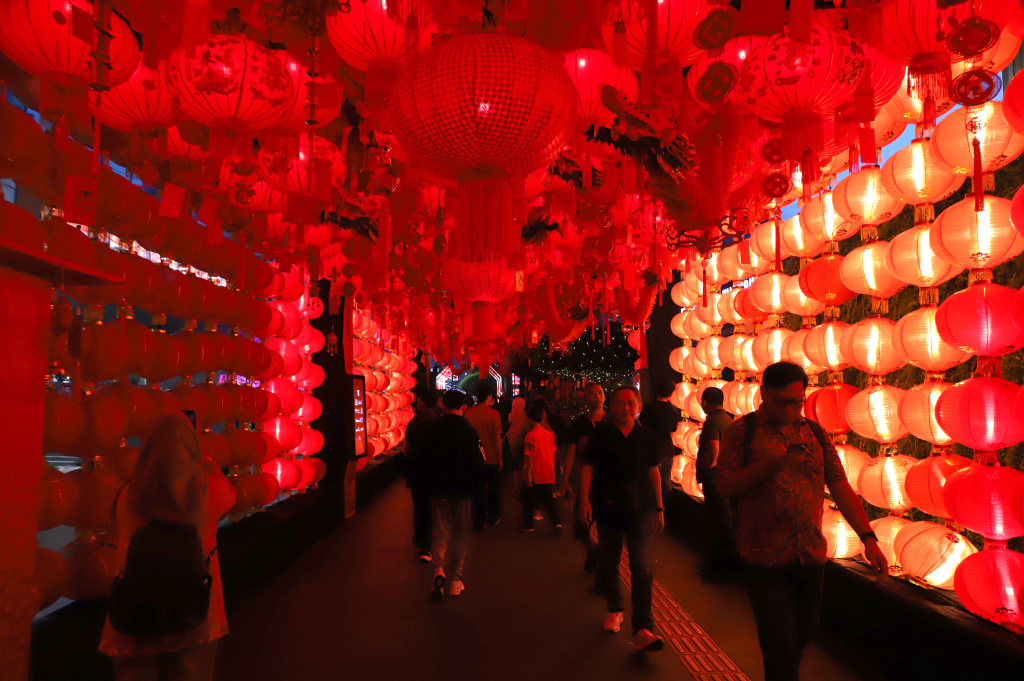 Pemprov DKI Gelar Jakarta Light Festival dalam sambut perayaan Tahun Baru Imlek 2577 Kuda Api (Ashar/SinPo.id)