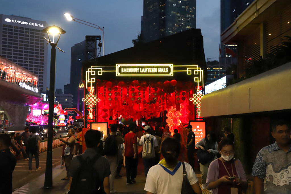 Pemprov DKI Gelar Jakarta Light Festival dalam sambut perayaan Tahun Baru Imlek 2577 Kuda Api (Ashar/SinPo.id)