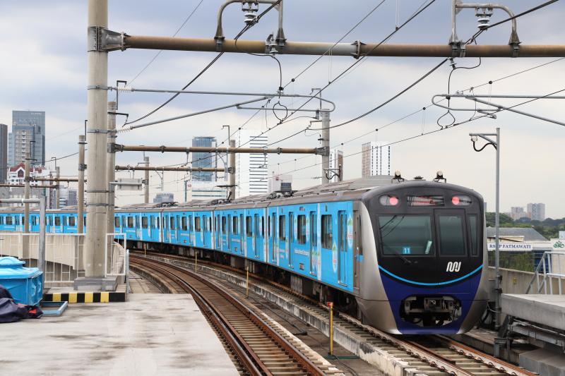 Pemprov DKI Jakarta akan berencana memperluas cakupan transportasi gratis yang awalnya untuk Transjakarta kini akan diperluas layanin gratis hingga MRT dan LRT (Ashar/SinPo.id)