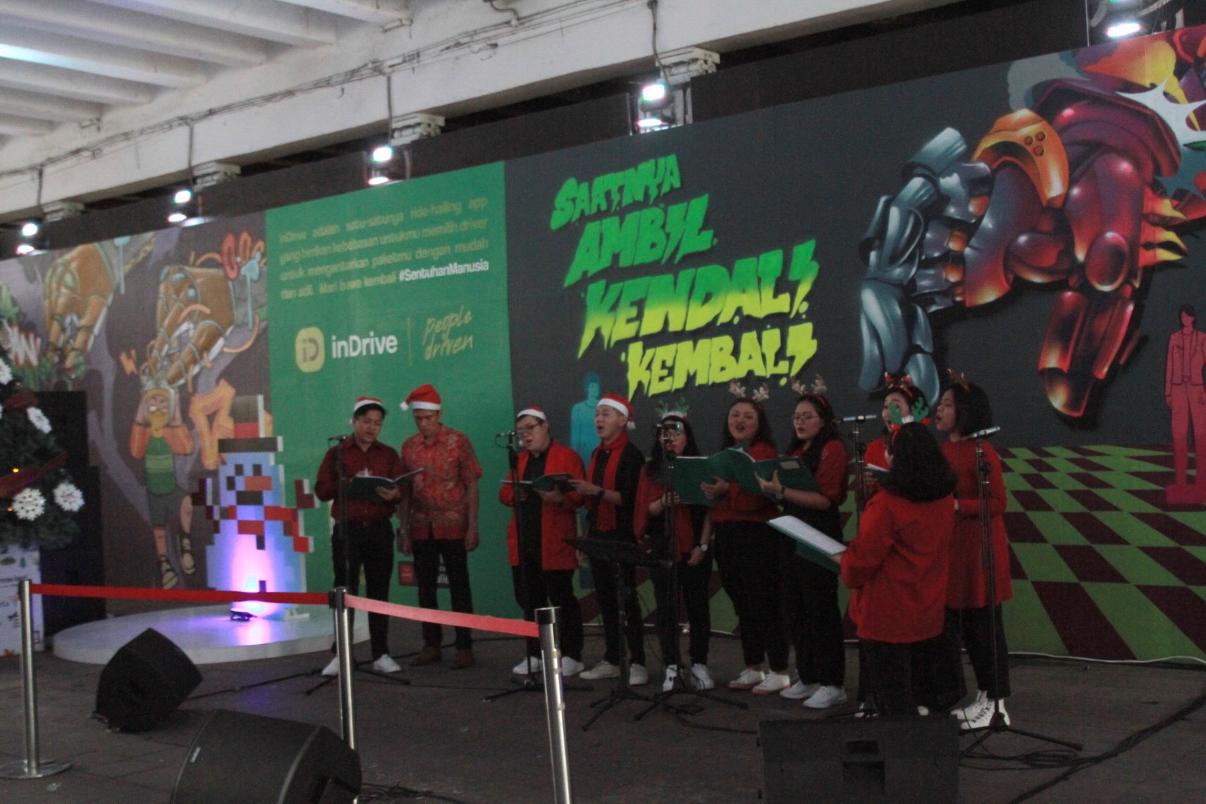 Pemprov DKI Jakarta menggelar Christmas Carol di terowongan kendal dan kawasan bunderan HI (Ashar/SinPo.id)