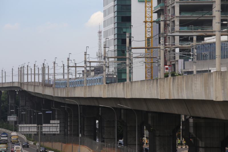 Pemprov DKI Jakarta mencoba meningkatkan pengguna transportasi publik MRT 10 persen untuk setiap tahunnya (Ashar/SinPo.id)