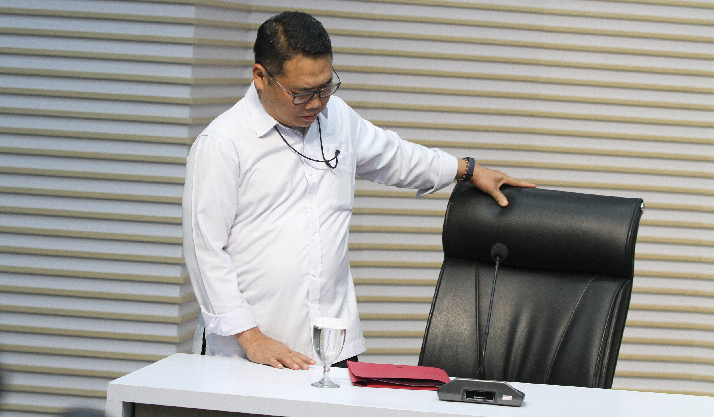 Konferensi pers penahanan pejabat Kejari. (Agus Priatna/SinPo.id)