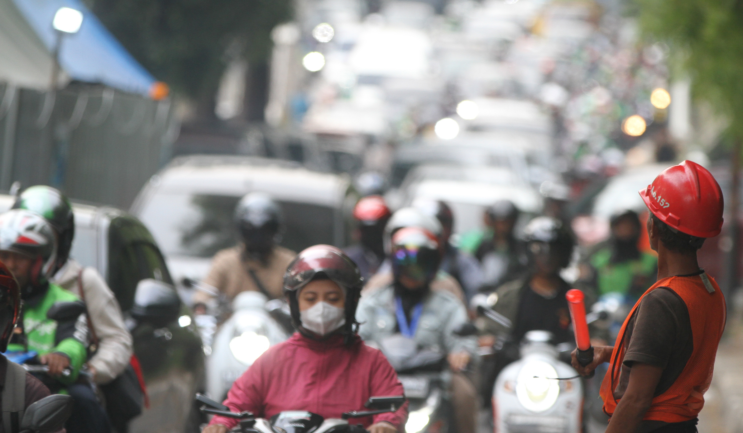 Kemacetan di jalan TB Simatupang. (Agus Priatna/SinPo.id)