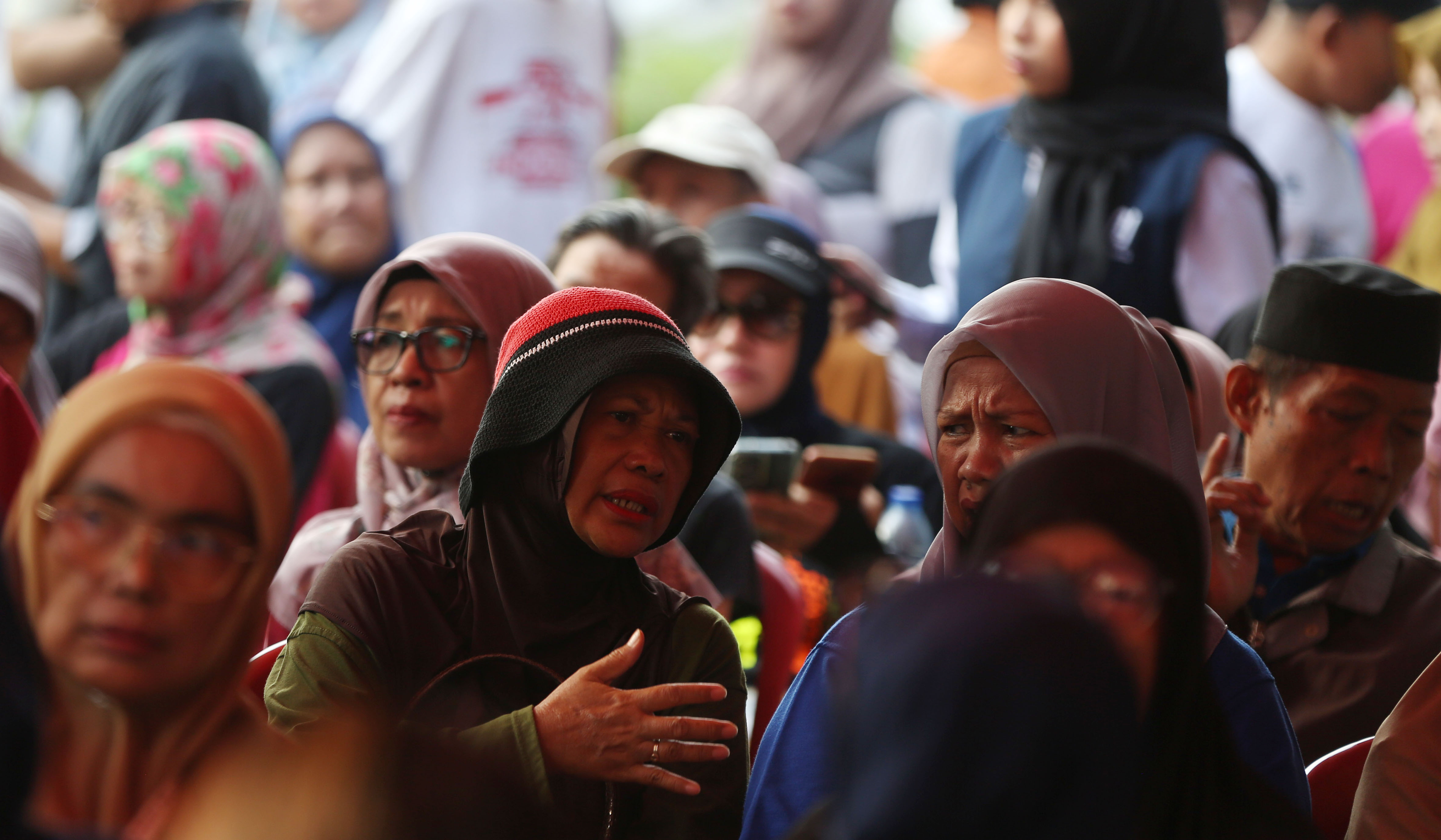Pendaftaran kartu gratis Transjakarta untuk lansia. (Agus Priatna/SinPo.id)