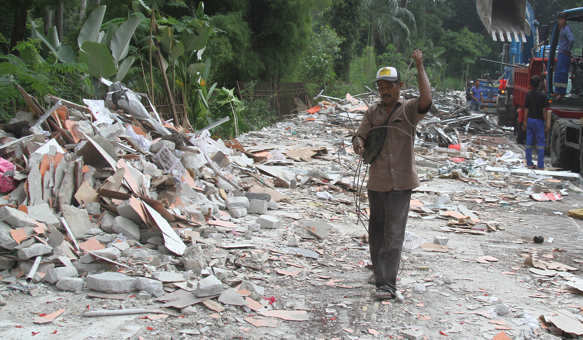 Penertiban Pasar Barito. (Agus Priatna/SinPo.id)