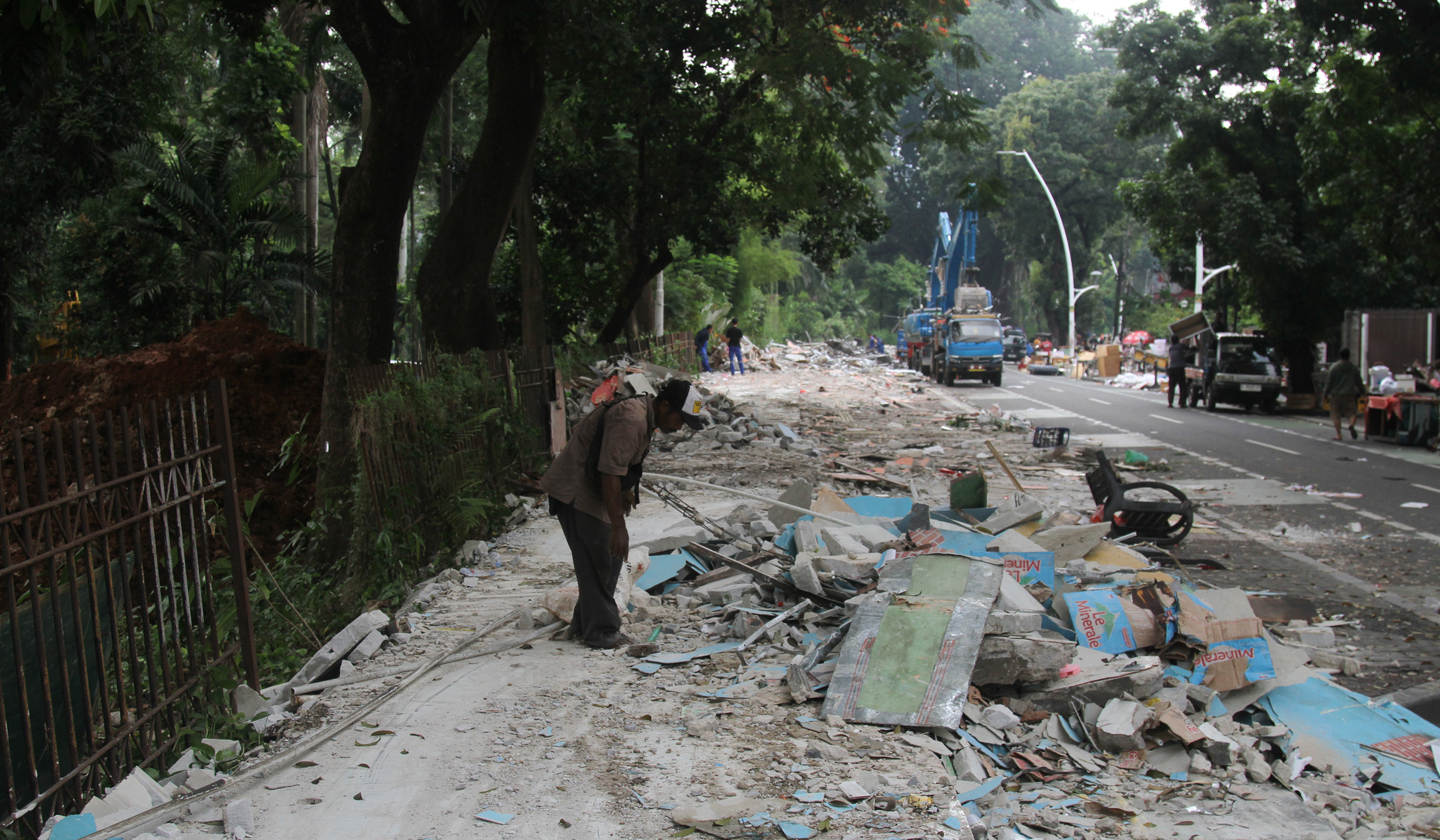 Penertiban Pasar Barito. (Agus Priatna/SinPo.id)