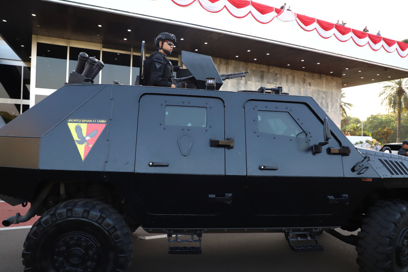 Penjagaan ketat dilakukan oleh anggota gabungan Polri dan TNI dalam sidang tahunan MPR/DPR/DPD RI (Ashar/SinPo.id)