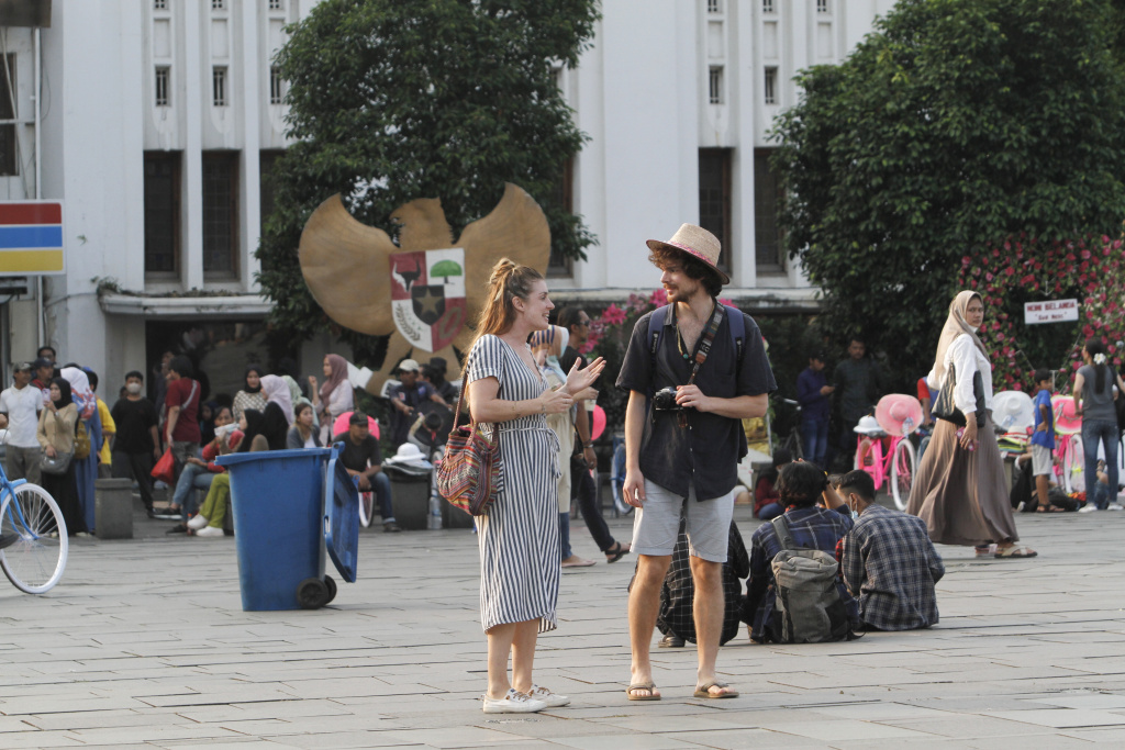 Warga DKI Jakarta padati Kota Tua saat cuti bersama Hari Raya Idul Adha dan libur sekolah (Ashar/SinPo.id)