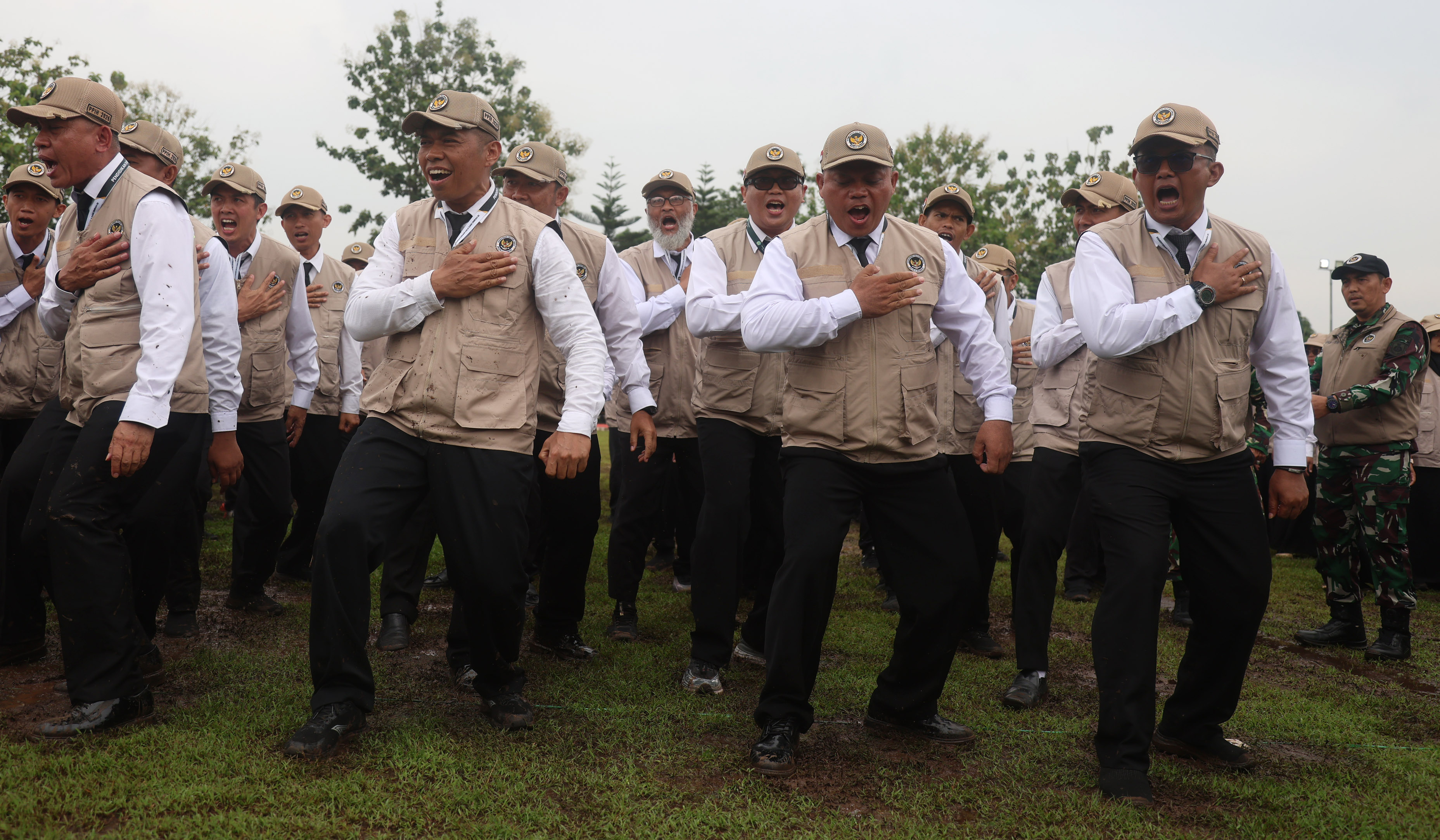 Peserta mengikuti penutupan diklat PPIH Arab Saudi 2026. (Agus Priatna/SinPo.id)