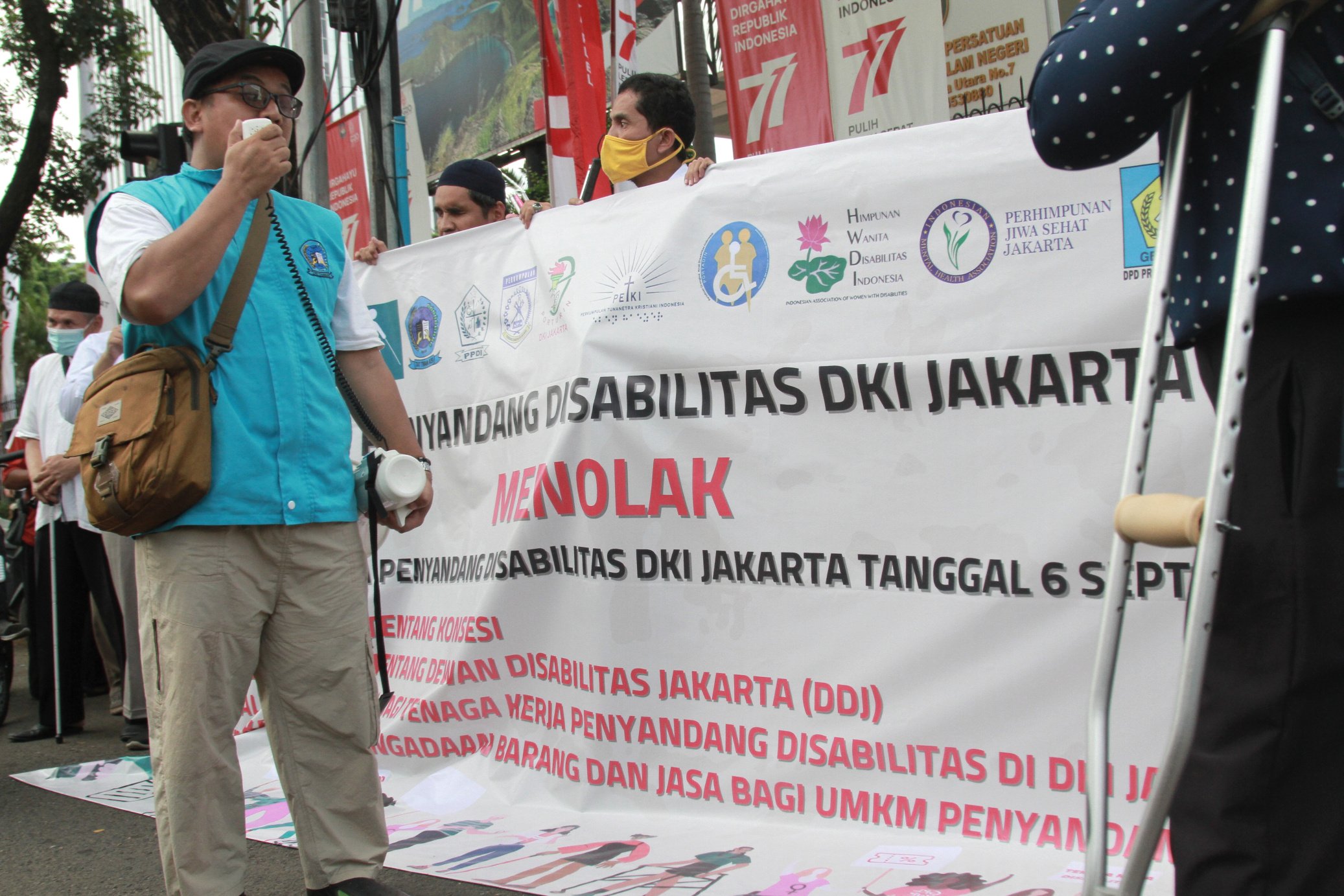 Organisasi Penyandang Disabilitas (OPD) gelar aksi demo di depan Kemendagri (Ashar/SinPo.id)