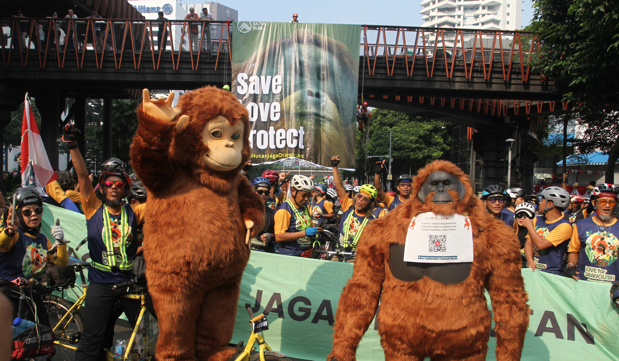 Aksi hari orangutan sedunia di Jakarta. (Agus Priatna/SinPo.id)