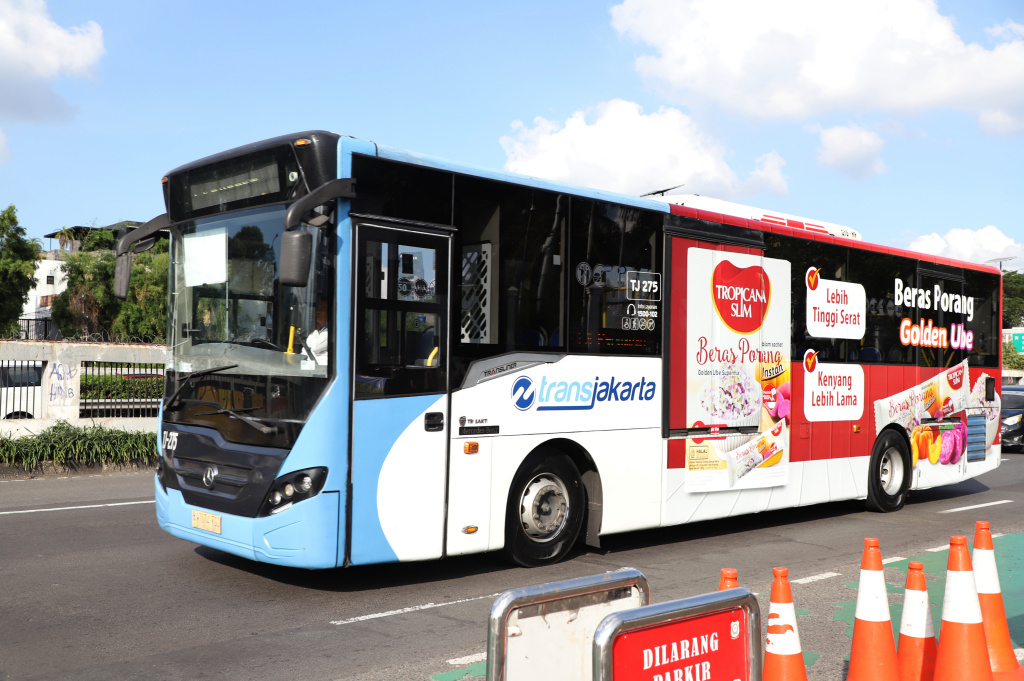 Pemprov DKI Jakarta memberlakukan tarif Rp.1 untuk seluruh transportasi publik dalam memperingati Hari Transportasi Nasional (Ashar/SinPo.id)