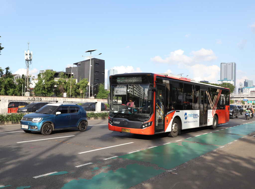 Pemprov DKI Jakarta memberlakukan tarif Rp.1 untuk seluruh transportasi publik dalam memperingati Hari Transportasi Nasional (Ashar/SinPo.id)