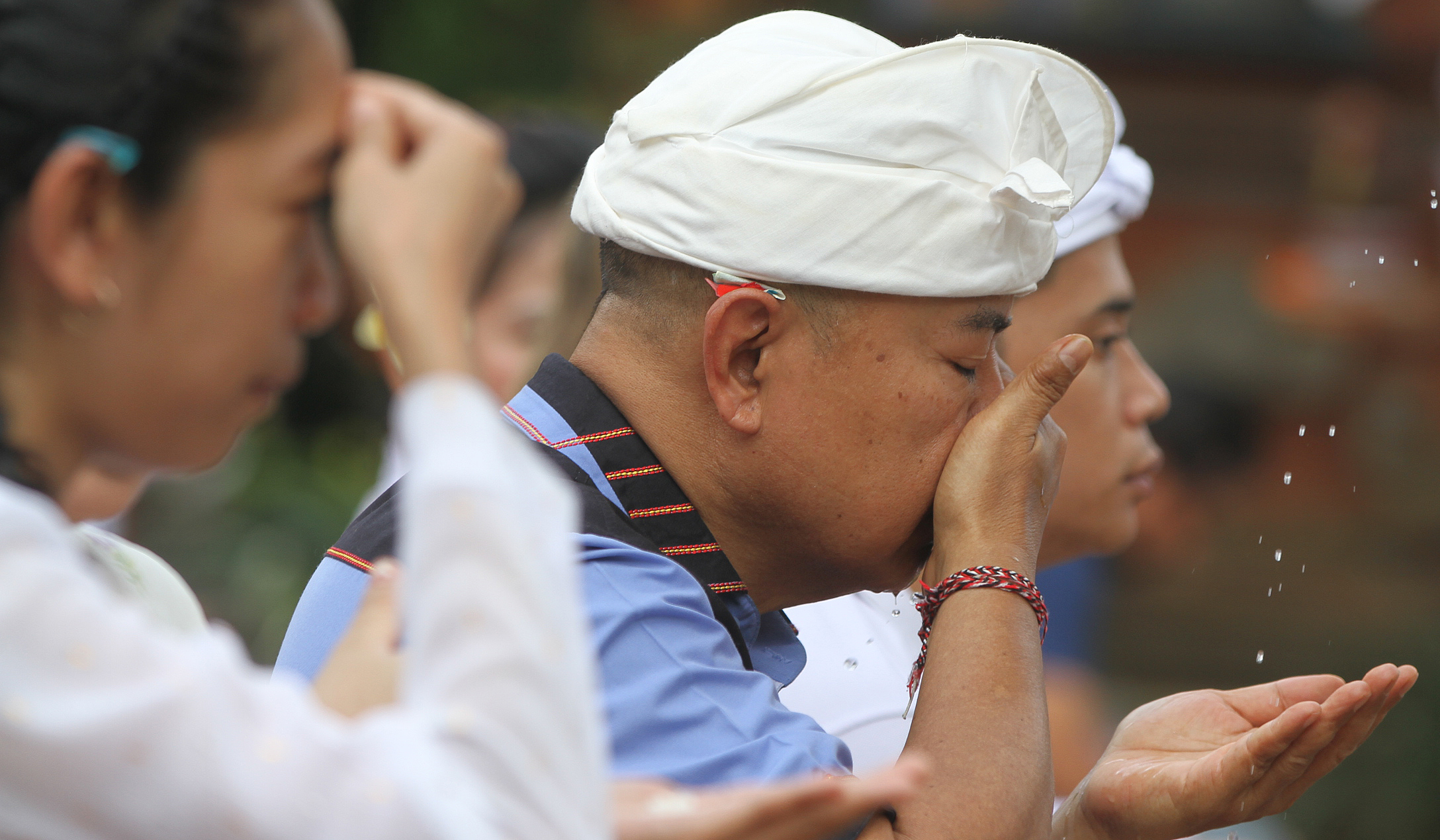 Hari raya Galungan di Pura Amerta Jati. (Agus Priatna/SinPo.id)