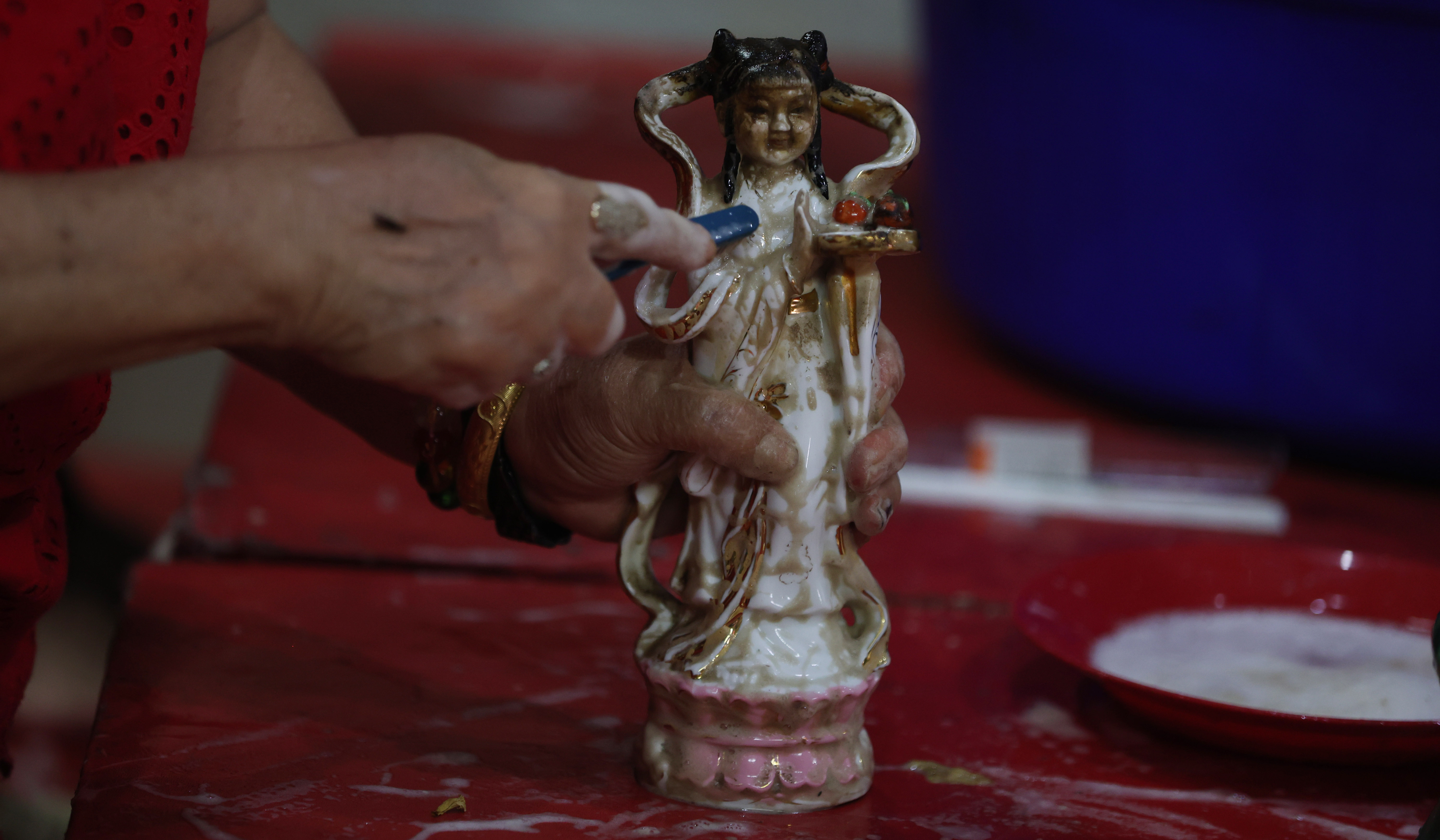 Persiapan imlek di Wihara Amurva Bhumi. (Agus Priatna/SinPo.id)