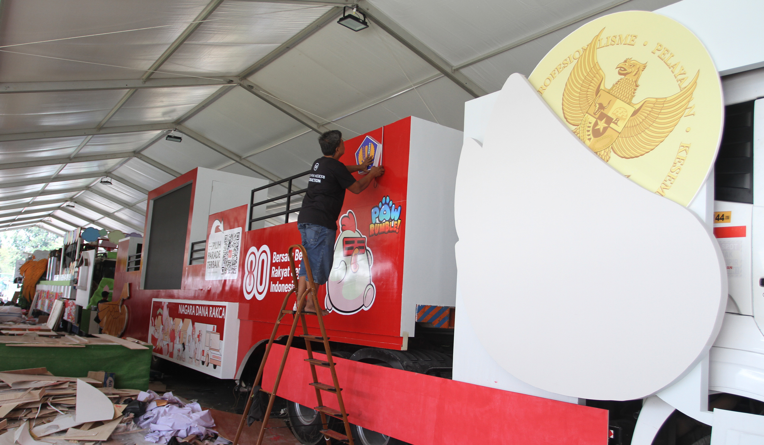 Persiapan Karnaval Kemerdekaan. (Agus Priatna/SinPo.id)
