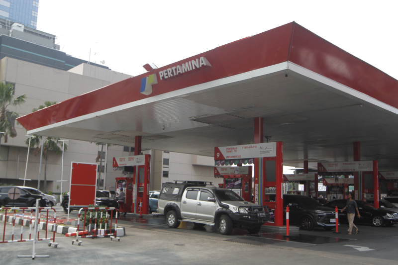PT Pertamina mengumumkan penurunan harga BBM Non Subsidi Pertamax per tanggal 1 November khususnya di wilayah DKI Jakarta (Ashar/SinPo.id)