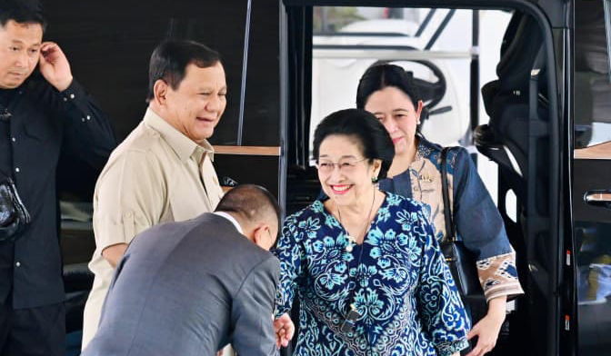 Pertemuan Prabowo dan Mega di Istana. (Agus Priatna/SinPo.id/BPMI Setpres)