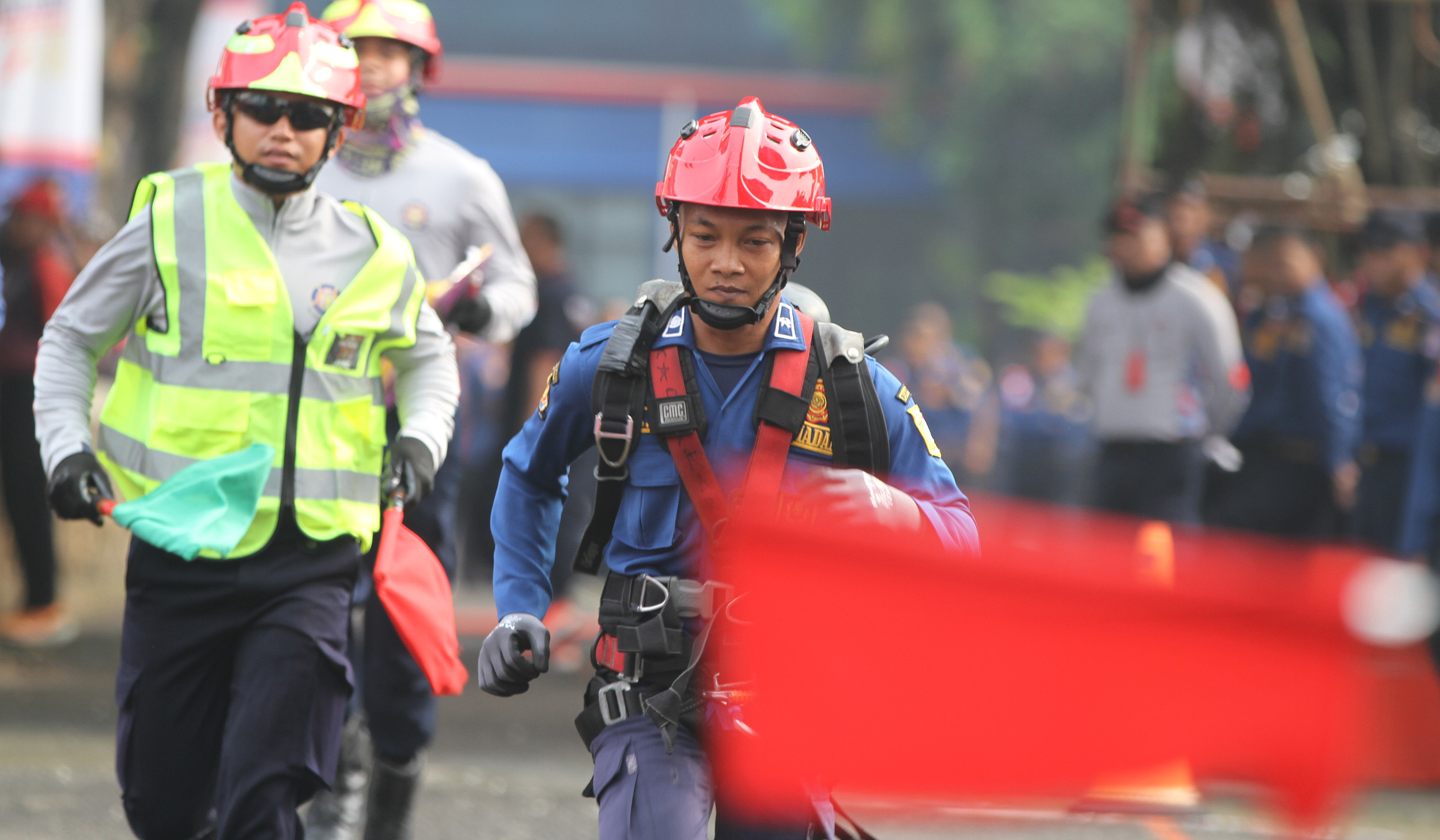 Petugas damkar mengikuti JFFC 2025. (Agus Priatna/SinPo.id)
