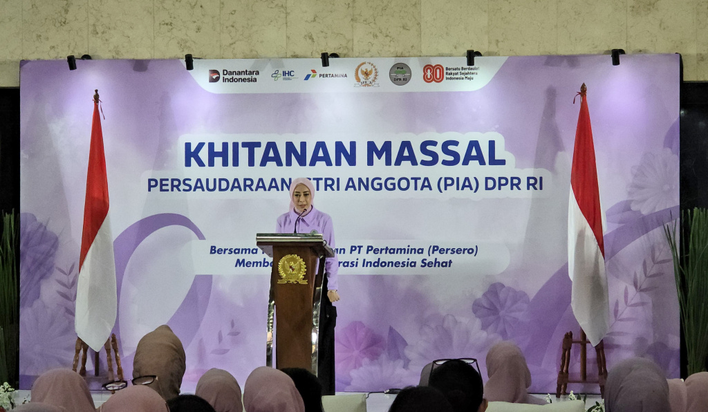 Persaudaraan Istri Anggota (PIA) DPR RI menggelar Khitanan massal dalam rangka peringatan HUT ke-80 DPR RI (Ashar/SinPo.id)