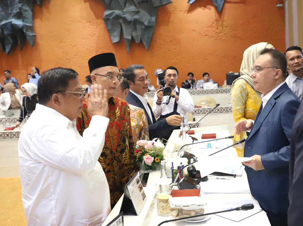 Pimpinan DPR menggelar Rapat konsultasi perbaikan tata kelola jaminan sosial kesehatan terintegrasi (Ashar/SinPo.id)