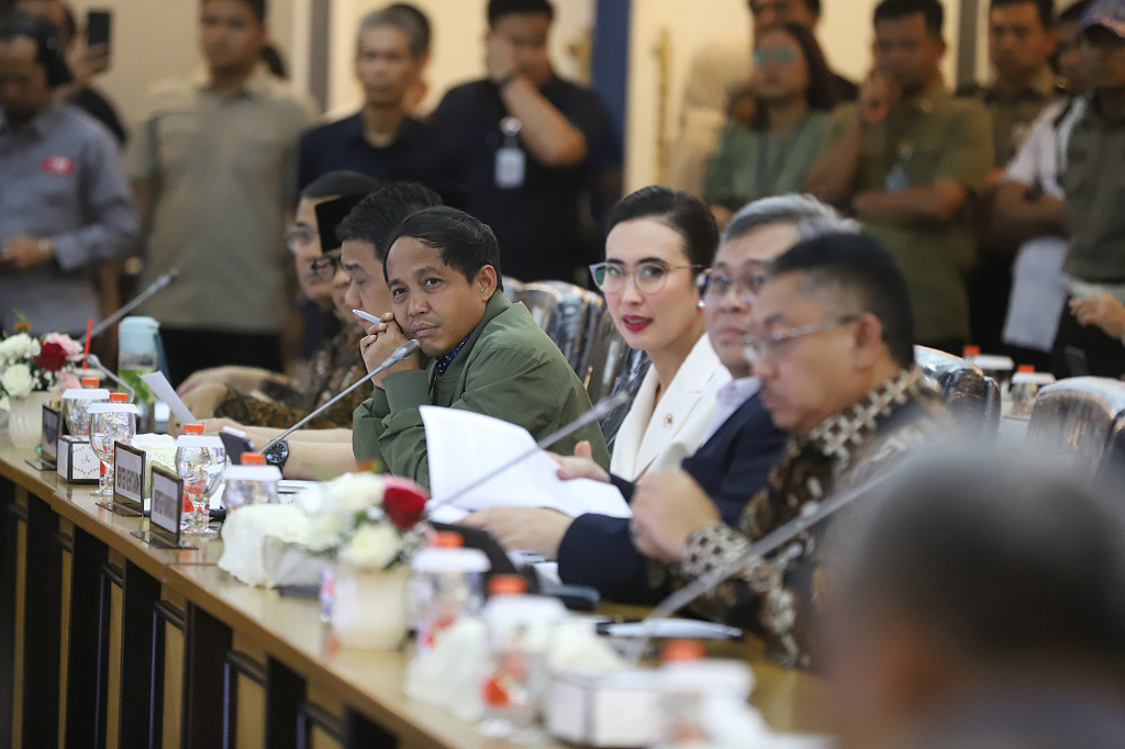 Pimpinan DPR Prof Sufmi Dasco Ahmad membentuk badan pelaksana reformasi Agraria serta membentuk pansus penyelesaian konflik agraria (Ashar/SinPo.id)