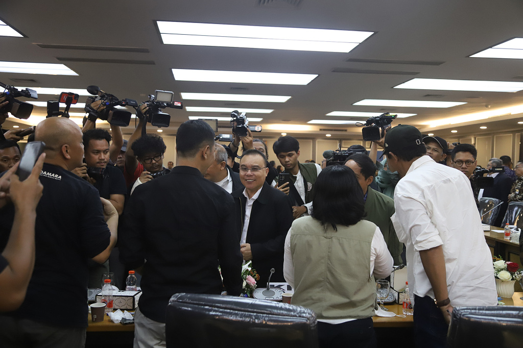 Pimpinan DPR Prof Sufmi Dasco Ahmad membentuk badan pelaksana reformasi Agraria serta membentuk pansus penyelesaian konflik agraria (Ashar/SinPo.id)