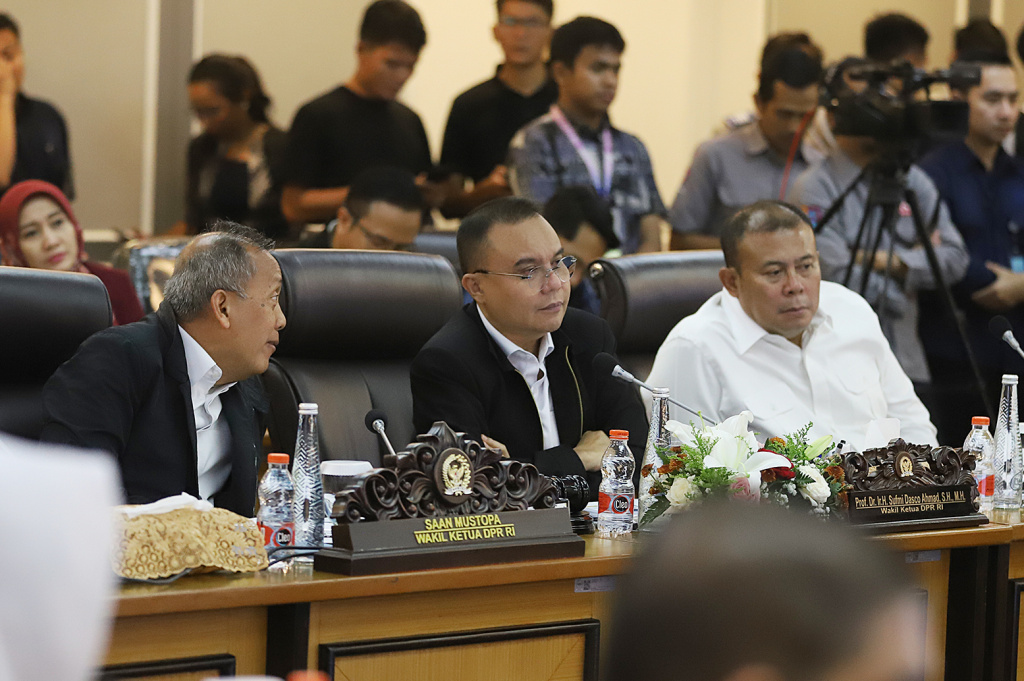 Pimpinan DPR Prof Sufmi Dasco Ahmad membentuk badan pelaksana reformasi Agraria serta membentuk pansus penyelesaian konflik agraria (Ashar/SinPo.id)