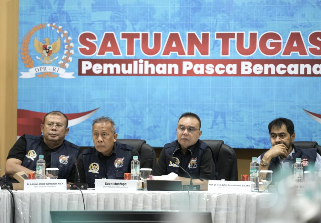 Pimpinan DPR Prof Sufmi Dasco memimpin Rapat Koordinasi Pemulihan Pascabencana di Banda Aceh (Ashar/Foto:Yoga/SinPo.id)