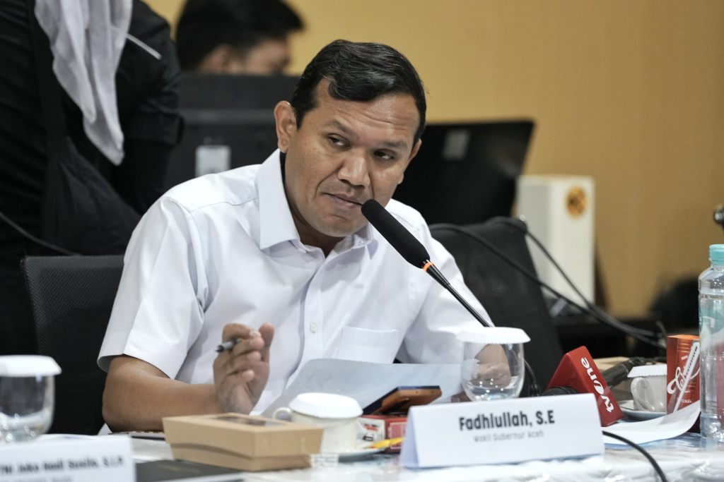 Pimpinan DPR Prof Sufmi Dasco memimpin Rapat Koordinasi Pemulihan Pascabencana di Banda Aceh (Ashar/Foto:Yoga/SinPo.id)