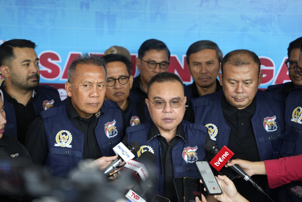 Pimpinan DPR Prof Sufmi Dasco memimpin Rapat Koordinasi Pemulihan Pascabencana di Banda Aceh (Ashar/Foto:Yoga/SinPo.id)