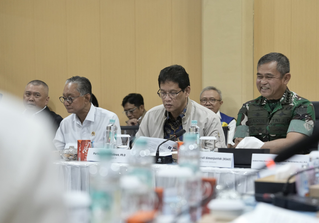 Pimpinan DPR Prof Sufmi Dasco memimpin Rapat Koordinasi Pemulihan Pascabencana di Banda Aceh (Ashar/Foto:Yoga/SinPo.id)