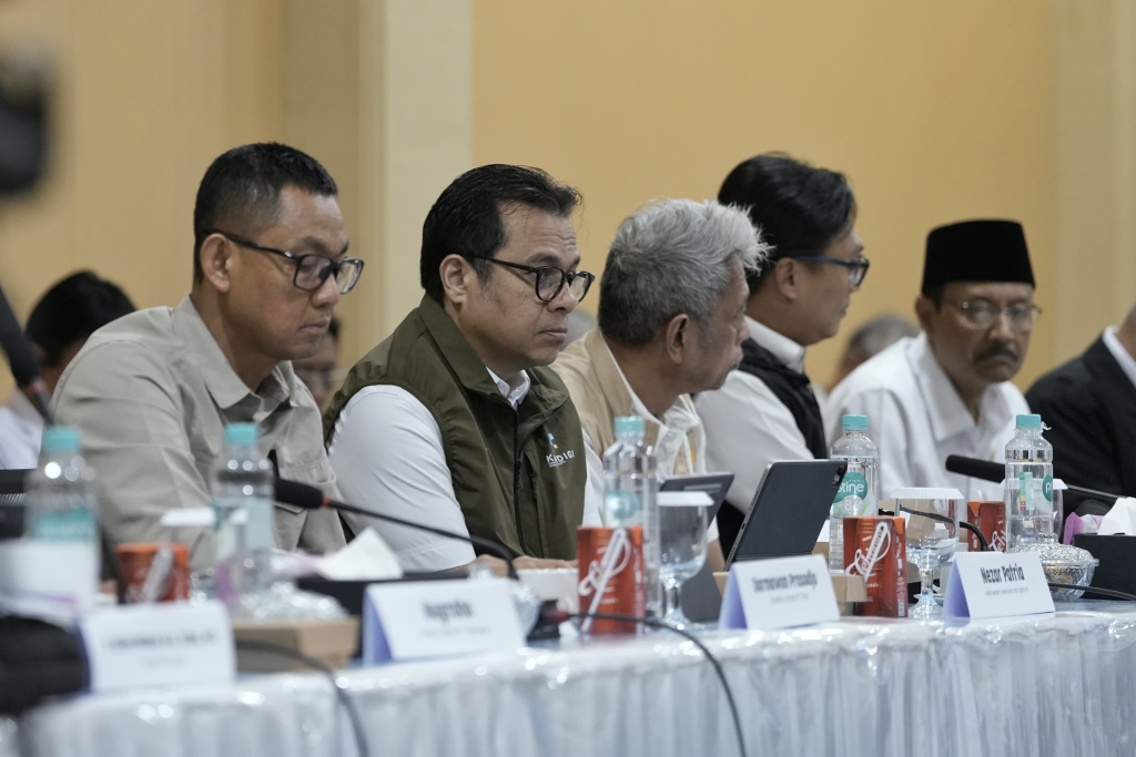 Pimpinan DPR Prof Sufmi Dasco memimpin Rapat Koordinasi Pemulihan Pascabencana di Banda Aceh (Ashar/Foto:Yoga/SinPo.id)