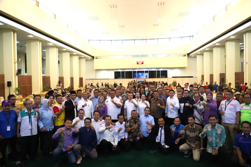 Wakil Ketua DPR RI Prof Sufmi Dasco Ahmad menggelar acara silahturahmi dengan para Federasi Serikat Kerja Buruh di Gedung Nusantara IV (Ashar/SinPo.id)