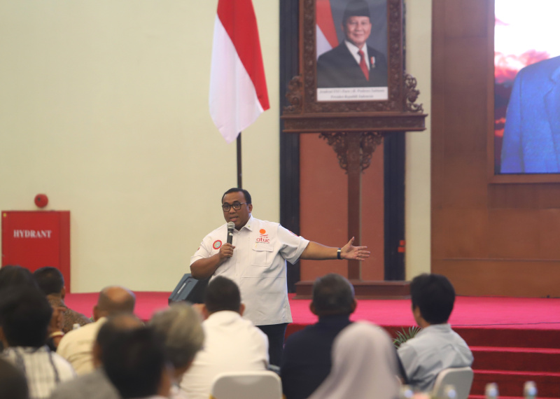 Wakil Ketua DPR RI Prof Sufmi Dasco Ahmad menggelar acara silahturahmi dengan para Federasi Serikat Kerja Buruh di Gedung Nusantara IV (Ashar/SinPo.id)
