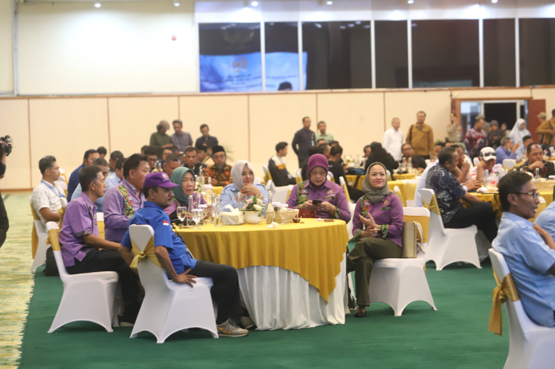 Wakil Ketua DPR RI Prof Sufmi Dasco Ahmad menggelar acara silahturahmi dengan para Federasi Serikat Kerja Buruh di Gedung Nusantara IV (Ashar/SinPo.id)